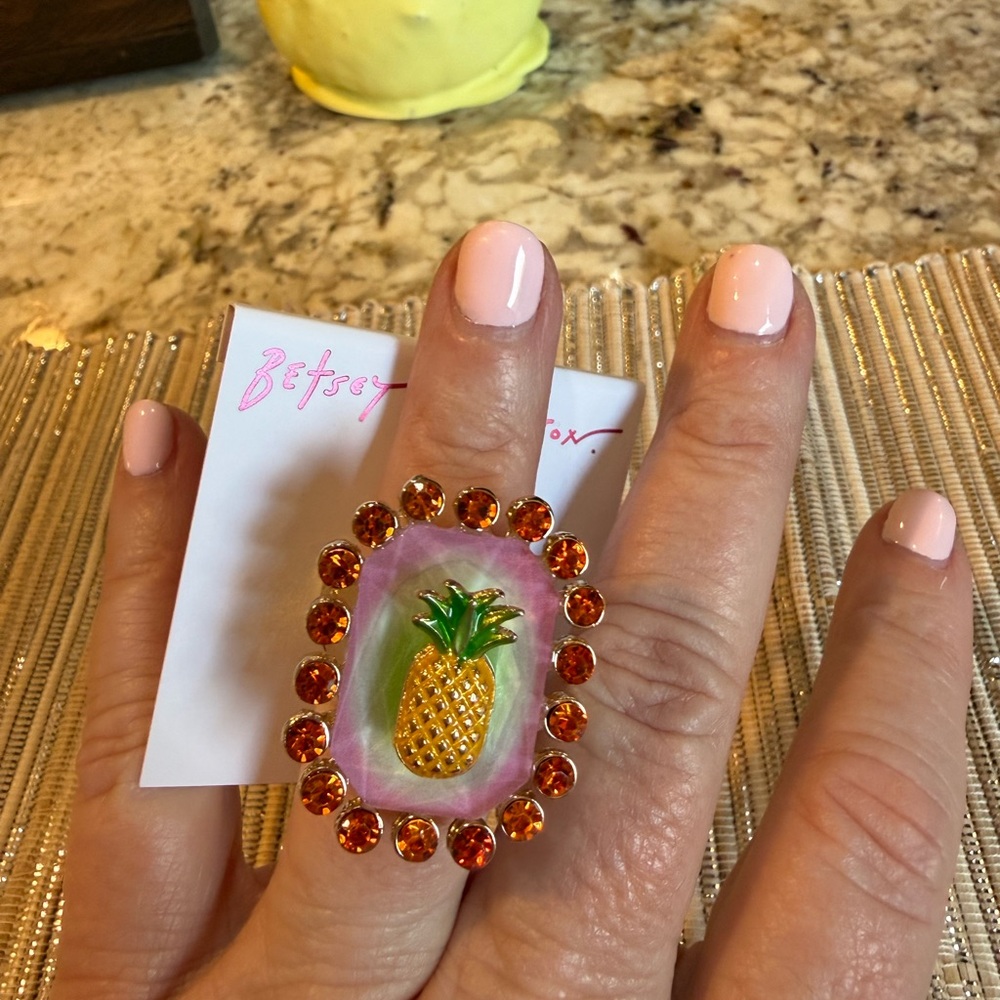 NEW Betsey Johnson Gold Tone Adjustable Rhinestone Pineapple Cocktail Ring
